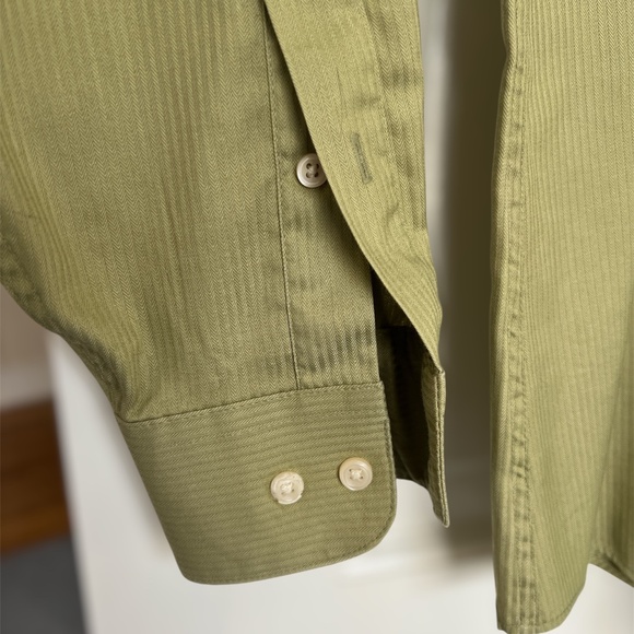 EUC Arrow Olive Green, Long Sleeve, Fitted, Wrinkle-Free Dress Shirt, Small - Picture 4 of 9